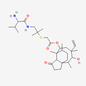 (4-ethenyl-3-hydroxy-2,4,7,14-tetramethyl-9-oxo-6-tricyclo[5.4.3.01,8]tetradecanyl) 2-[1-[(2-amino-3-methylbutanoyl)amino]-2-methylpropan-2-yl]sulfanylacetate