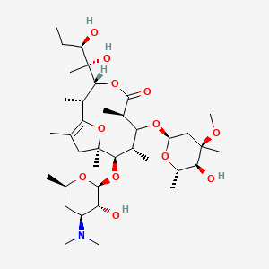 (2R,3R,6R,8S,9R,10R)-3-[(2R,3R)-2,3-dihydroxypentan-2-yl]-9-[(2S,3R,4S,6R)-4-(dimethylamino)-3-hydroxy-6-methyloxan-2-yl]oxy-7-[(2R,4R,5S,6S)-5-hydroxy-4-methoxy-4,6-dimethyloxan-2-yl]oxy-2,6,8,10,12-pentamethyl-4,13-dioxabicyclo[8.2.1]tridec-1(12)-en-5-one