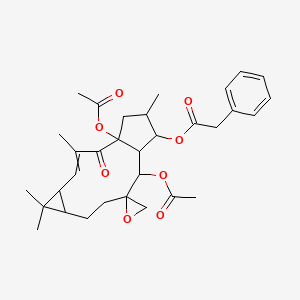 molecular formula C32H40O8 B10789886 (1',11'-Diacetyloxy-3',6',6',14'-tetramethyl-2'-oxospiro[oxirane-2,10'-tricyclo[10.3.0.05,7]pentadec-3-ene]-13'-yl) 2-phenylacetate 