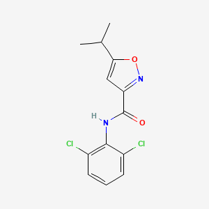 N-(2,6-Dichlorophenyl)-5-(propan-2-YL)-1,2-oxazole-3-carboxamide