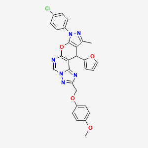 12-(4-chlorophenyl)-16-(furan-2-yl)-4-[(4-methoxyphenoxy)methyl]-14-methyl-10-oxa-3,5,6,8,12,13-hexazatetracyclo[7.7.0.02,6.011,15]hexadeca-1(9),2,4,7,11(15),13-hexaene