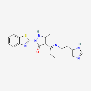 (4Z)-2-(1,3-benzothiazol-2-yl)-4-(1-{[2-(1H-imidazol-4-yl)ethyl]amino}propylidene)-5-methyl-2,4-dihydro-3H-pyrazol-3-one