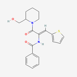 N-[(1Z)-3-[2-(hydroxymethyl)piperidin-1-yl]-3-oxo-1-(thiophen-2-yl)prop-1-en-2-yl]benzamide