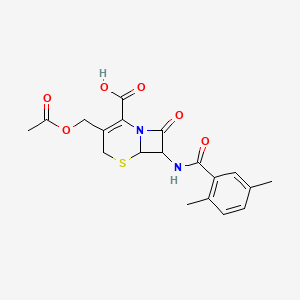 3-[(Acetyloxy)methyl]-7-{[(2,5-dimethylphenyl)carbonyl]amino}-8-oxo-5-thia-1-azabicyclo[4.2.0]oct-2-ene-2-carboxylic acid