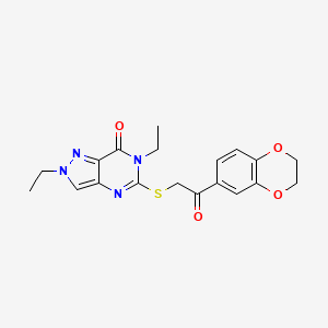 5-{[2-(2,3-dihydro-1,4-benzodioxin-6-yl)-2-oxoethyl]sulfanyl}-2,6-diethyl-2,6-dihydro-7H-pyrazolo[4,3-d]pyrimidin-7-one