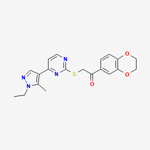 1-(2,3-dihydro-1,4-benzodioxin-6-yl)-2-{[4-(1-ethyl-5-methyl-1H-pyrazol-4-yl)pyrimidin-2-yl]sulfanyl}ethanone