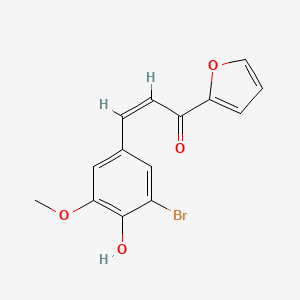 (2Z)-3-(3-bromo-4-hydroxy-5-methoxyphenyl)-1-(furan-2-yl)prop-2-en-1-one