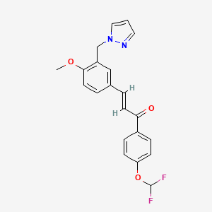 (2E)-1-[4-(difluoromethoxy)phenyl]-3-[4-methoxy-3-(1H-pyrazol-1-ylmethyl)phenyl]prop-2-en-1-one