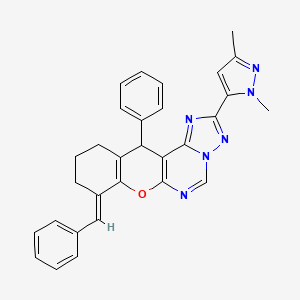 (8E)-8-benzylidene-2-(1,3-dimethyl-1H-pyrazol-5-yl)-12-phenyl-8,10,11,12-tetrahydro-9H-chromeno[3,2-e][1,2,4]triazolo[1,5-c]pyrimidine