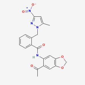 molecular formula C21H18N4O6 B10954672 N-(6-acetyl-1,3-benzodioxol-5-yl)-2-[(5-methyl-3-nitro-1H-pyrazol-1-yl)methyl]benzamide 