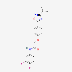 N-(3,4-difluorophenyl)-2-{4-[3-(propan-2-yl)-1,2,4-oxadiazol-5-yl]phenoxy}acetamide