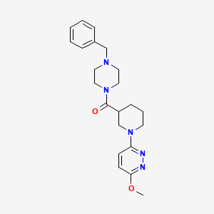 (4-Benzylpiperazin-1-yl)(1-(6-methoxypyridazin-3-yl)piperidin-3-yl)methanone