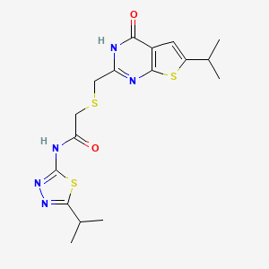 2-({[4-hydroxy-6-(propan-2-yl)thieno[2,3-d]pyrimidin-2-yl]methyl}sulfanyl)-N-[(2E)-5-(propan-2-yl)-1,3,4-thiadiazol-2(3H)-ylidene]acetamide