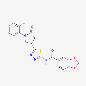 molecular formula C22H20N4O4S B11013416 N-{5-[1-(2-ethylphenyl)-5-oxopyrrolidin-3-yl]-1,3,4-thiadiazol-2-yl}-1,3-benzodioxole-5-carboxamide 