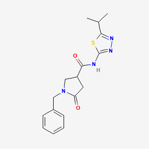 1-benzyl-5-oxo-N-[(2E)-5-(propan-2-yl)-1,3,4-thiadiazol-2(3H)-ylidene]pyrrolidine-3-carboxamide