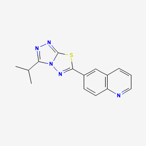 6-[3-(Propan-2-yl)[1,2,4]triazolo[3,4-b][1,3,4]thiadiazol-6-yl]quinoline