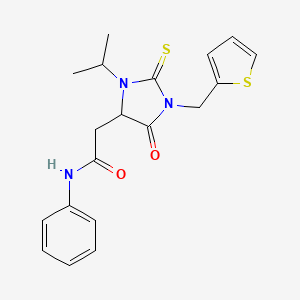 2-[5-oxo-3-(propan-2-yl)-1-(thiophen-2-ylmethyl)-2-thioxoimidazolidin-4-yl]-N-phenylacetamide