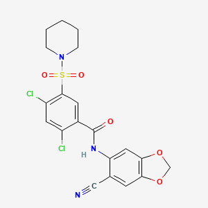 2,4-dichloro-N-(6-cyano-1,3-benzodioxol-5-yl)-5-(piperidin-1-ylsulfonyl)benzamide