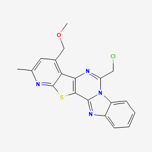 12-(chloromethyl)-8-(methoxymethyl)-6-methyl-3-thia-5,11,13,20-tetrazapentacyclo[11.7.0.02,10.04,9.014,19]icosa-1(20),2(10),4,6,8,11,14,16,18-nonaene