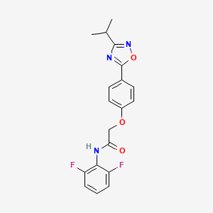 N-(2,6-difluorophenyl)-2-{4-[3-(propan-2-yl)-1,2,4-oxadiazol-5-yl]phenoxy}acetamide