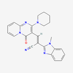 (2E)-2-(1-methyl-1H-benzimidazol-2-yl)-3-[4-oxo-2-(piperidin-1-yl)-4H-pyrido[1,2-a]pyrimidin-3-yl]prop-2-enenitrile