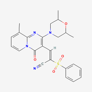 (2E)-3-[2-(2,6-dimethylmorpholin-4-yl)-9-methyl-4-oxo-4H-pyrido[1,2-a]pyrimidin-3-yl]-2-(phenylsulfonyl)prop-2-enenitrile