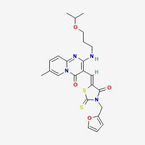 molecular formula C24H26N4O4S2 B11139036 3-(2-furylmethyl)-5-((Z)-1-{2-[(3-isopropoxypropyl)amino]-7-methyl-4-oxo-4H-pyrido[1,2-a]pyrimidin-3-yl}methylidene)-2-thioxo-1,3-thiazolan-4-one 