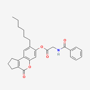 8-Hexyl-4-oxo-1,2,3,4-tetrahydrocyclopenta[c]chromen-7-yl (benzoylamino)acetate