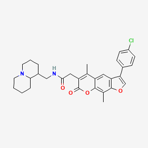 2-[3-(4-chlorophenyl)-5,9-dimethyl-7-oxo-7H-furo[3,2-g]chromen-6-yl]-N-(octahydro-2H-quinolizin-1-ylmethyl)acetamide