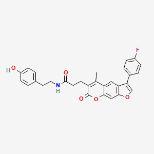 3-[3-(4-fluorophenyl)-5-methyl-7-oxo-7H-furo[3,2-g]chromen-6-yl]-N-[2-(4-hydroxyphenyl)ethyl]propanamide