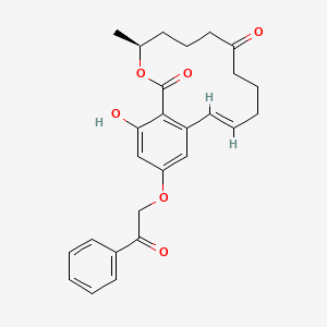 (11E)-16-Hydroxy-3-methyl-14-(2-oxo-2-phenylethoxy)-3,4,5,6,7,8,9,10-octahydro-1H-2-benzoxacyclotetradecine-1,7-dione