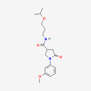 1-(3-methoxyphenyl)-5-oxo-N-[3-(propan-2-yloxy)propyl]pyrrolidine-3-carboxamide