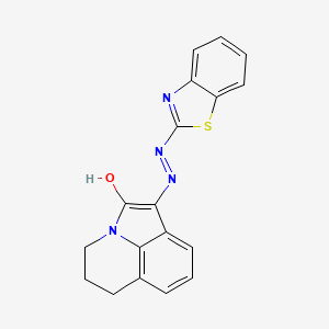 (1Z)-1-[2-(1,3-benzothiazol-2-yl)hydrazinylidene]-5,6-dihydro-4H-pyrrolo[3,2,1-ij]quinolin-2(1H)-one