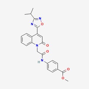 methyl 4-[({2-oxo-4-[3-(propan-2-yl)-1,2,4-oxadiazol-5-yl]quinolin-1(2H)-yl}acetyl)amino]benzoate