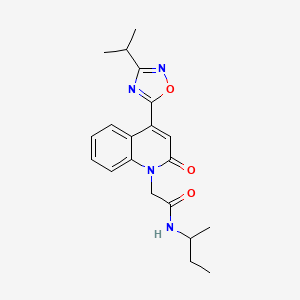 N-(butan-2-yl)-2-{2-oxo-4-[3-(propan-2-yl)-1,2,4-oxadiazol-5-yl]quinolin-1(2H)-yl}acetamide