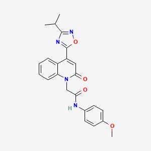 N-(4-methoxyphenyl)-2-{2-oxo-4-[3-(propan-2-yl)-1,2,4-oxadiazol-5-yl]quinolin-1(2H)-yl}acetamide