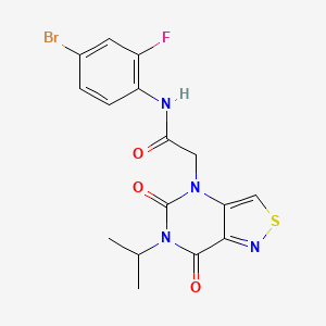 N-(4-bromo-2-fluorophenyl)-2-[5,7-dioxo-6-(propan-2-yl)-4H,5H,6H,7H-[1,2]thiazolo[4,3-d]pyrimidin-4-yl]acetamide