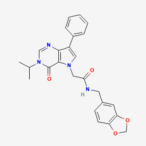 N-(1,3-benzodioxol-5-ylmethyl)-2-[4-oxo-7-phenyl-3-(propan-2-yl)-3,4-dihydro-5H-pyrrolo[3,2-d]pyrimidin-5-yl]acetamide