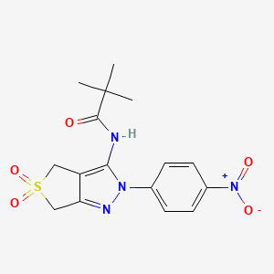 molecular formula C16H18N4O5S B11211315 N-(2-(4-nitrophenyl)-5,5-dioxido-4,6-dihydro-2H-thieno[3,4-c]pyrazol-3-yl)pivalamide 