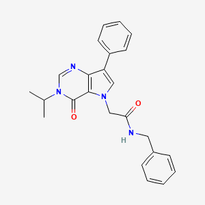 molecular formula C24H24N4O2 B11212438 N-benzyl-2-[4-oxo-7-phenyl-3-(propan-2-yl)-3,4-dihydro-5H-pyrrolo[3,2-d]pyrimidin-5-yl]acetamide 