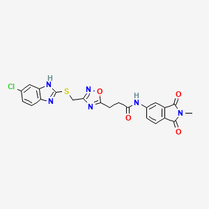 molecular formula C22H17ClN6O4S B11230862 3-(3-{[(5-chloro-1H-benzimidazol-2-yl)sulfanyl]methyl}-1,2,4-oxadiazol-5-yl)-N-(2-methyl-1,3-dioxo-2,3-dihydro-1H-isoindol-5-yl)propanamide 