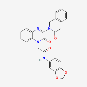 molecular formula C26H22N4O5 B11235189 N-(4-{[(2H-1,3-Benzodioxol-5-YL)carbamoyl]methyl}-3-oxo-3,4-dihydroquinoxalin-2-YL)-N-benzylacetamide 