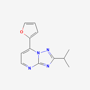 7-(Furan-2-yl)-2-(propan-2-yl)[1,2,4]triazolo[1,5-a]pyrimidine