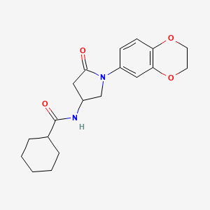 N-(1-(2,3-dihydrobenzo[b][1,4]dioxin-6-yl)-5-oxopyrrolidin-3-yl)cyclohexanecarboxamide