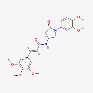 molecular formula C24H26N2O7 B11254837 (E)-N-(1-(2,3-dihydrobenzo[b][1,4]dioxin-6-yl)-5-oxopyrrolidin-3-yl)-3-(3,4,5-trimethoxyphenyl)acrylamide 