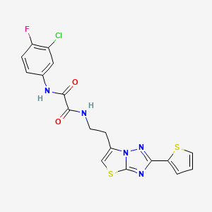 molecular formula C18H13ClFN5O2S2 B11256852 N1-(3-chloro-4-fluorophenyl)-N2-(2-(2-(thiophen-2-yl)thiazolo[3,2-b][1,2,4]triazol-6-yl)ethyl)oxalamide 