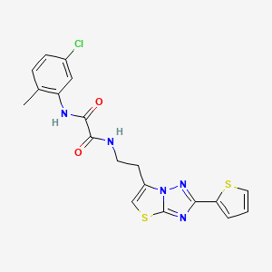 molecular formula C19H16ClN5O2S2 B11258364 N1-(5-chloro-2-methylphenyl)-N2-(2-(2-(thiophen-2-yl)thiazolo[3,2-b][1,2,4]triazol-6-yl)ethyl)oxalamide 