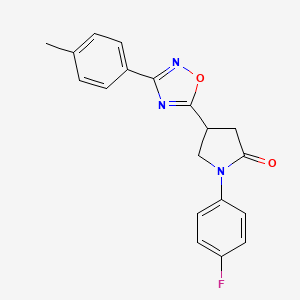 1-(4-Fluorophenyl)-4-(3-(p-tolyl)-1,2,4-oxadiazol-5-yl)pyrrolidin-2-one