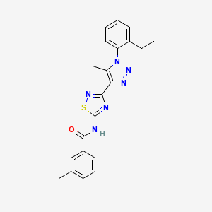 molecular formula C22H22N6OS B11267210 N-{3-[1-(2-ethylphenyl)-5-methyl-1H-1,2,3-triazol-4-yl]-1,2,4-thiadiazol-5-yl}-3,4-dimethylbenzamide 