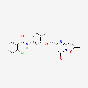 molecular formula C22H18ClN3O4 B11271115 2-Chloro-N-[4-methyl-3-[(2-methyl-7-oxo-7H-isoxazolo[2,3-a]pyrimidin-5-yl)methoxy]phenyl]benzamide 